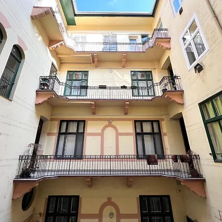 Better Than Baross4 Apartment *